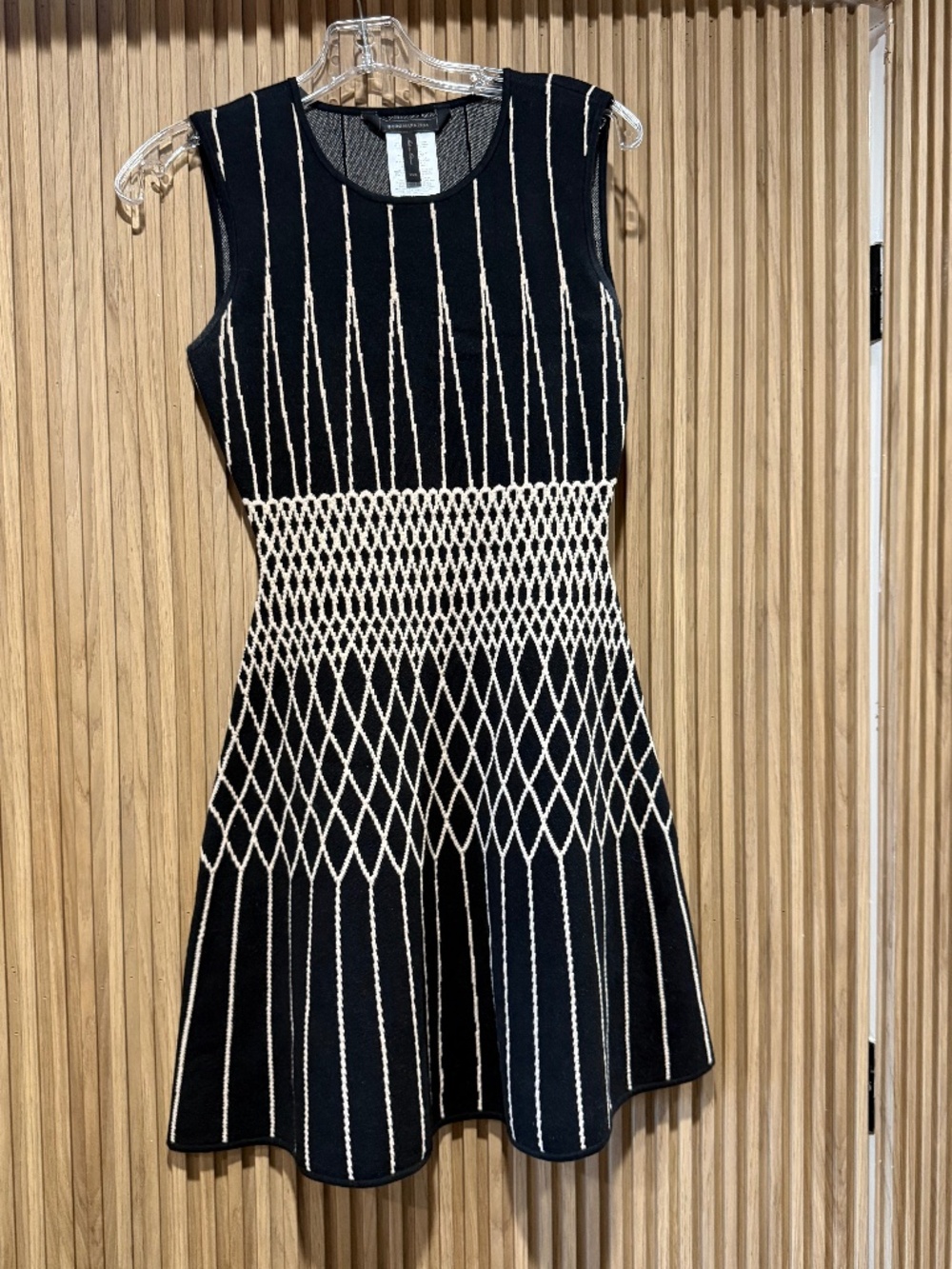 BCBGMAXAZRIA Black & Cream Geometric Knit Fit & Flare Dress XXS